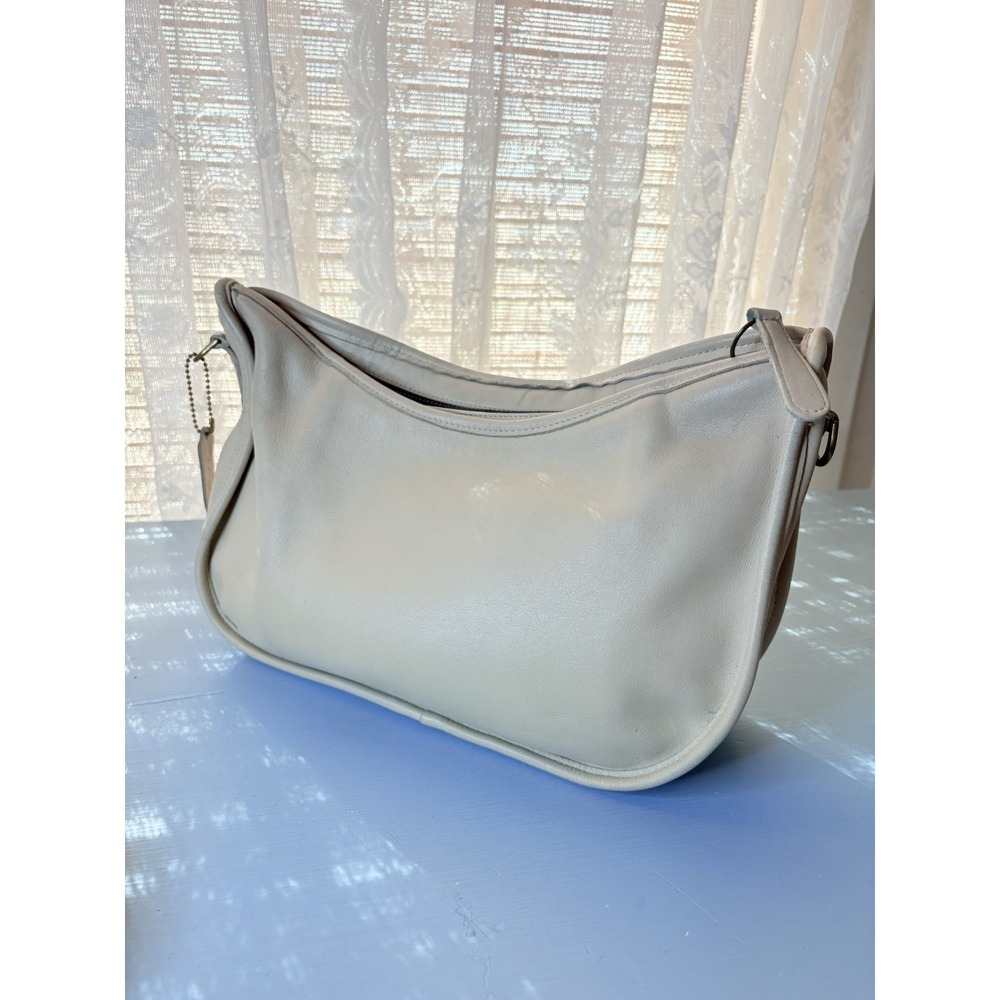 Vintage COACH Bone white Leather, Swinger Shoulder Crossbody Bag, Large, 90s USA - Picture 7 of 15